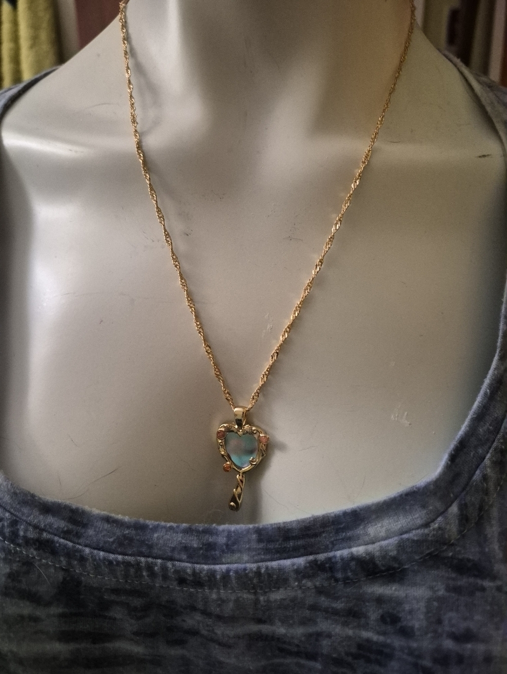 Gold Tone Mini Heart Vanity Mirror Pendant Necklace